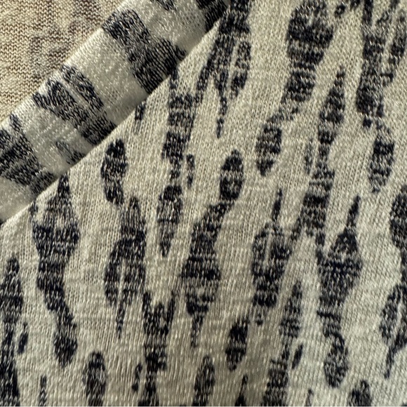 V Neck light Tee shirt -Bobeau blue and white Size XL - Picture 4 of 7